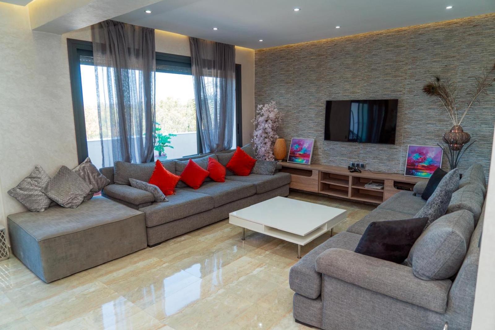 Luxury 3 Bedroom Panoramic Views In Hotspot With Fibre Optic Wifi And Netflix Tangier Exterior photo