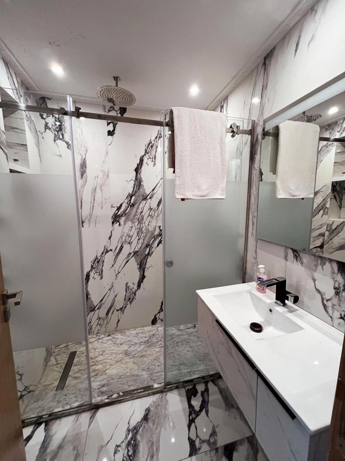 Luxury 3 Bedroom Panoramic Views In Hotspot With Fibre Optic Wifi And Netflix Tangier Exterior photo